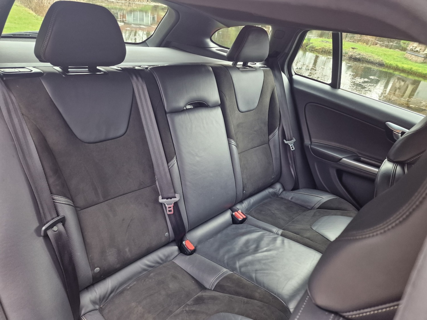 Used Volvo V60 2018 for sale - 77742887: Photo 8