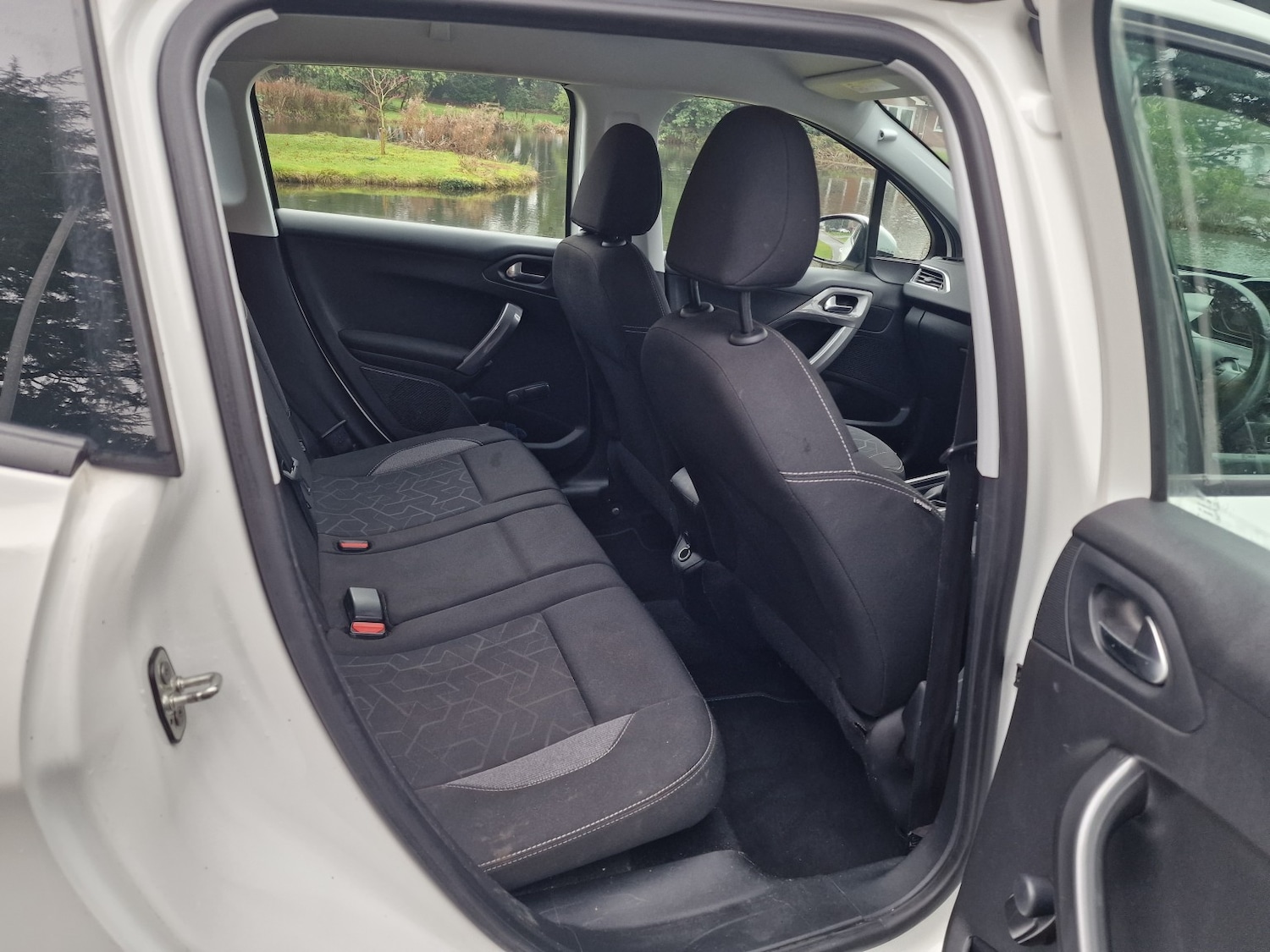 Used Peugeot 2008 2016 for sale - 77474853: Photo 8