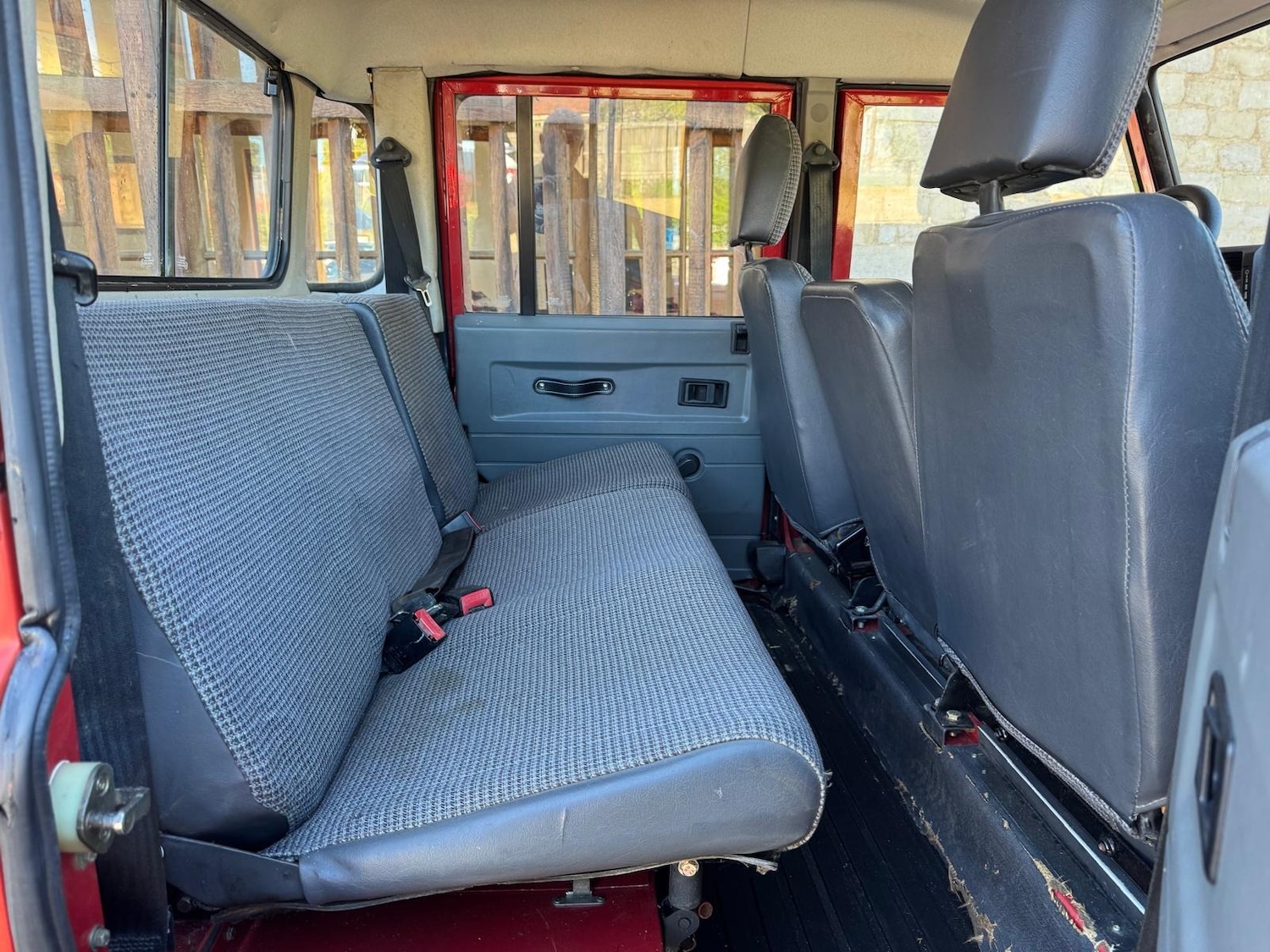 Used Land Rover Defender 130 2025 for sale - 76077833: Photo 17