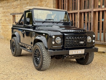 Land Rover - Defender