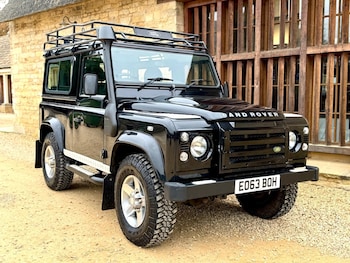 Land Rover - Defender