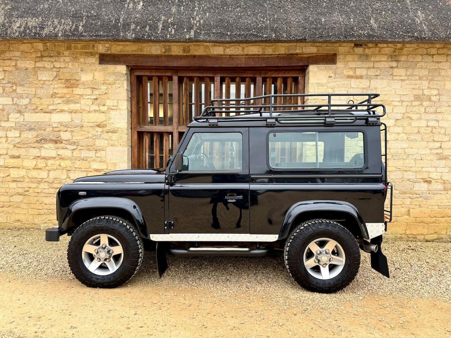 Used Land Rover Defender 2013 for sale - 76233011: Photo 2