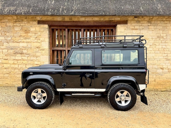Used Land Rover Defender 2013 for sale - 76233011: Photo 2