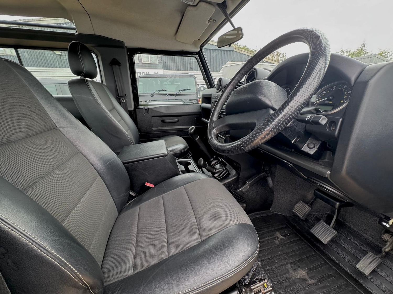 Used Land Rover Defender 2013 for sale - 76233011: Photo 8