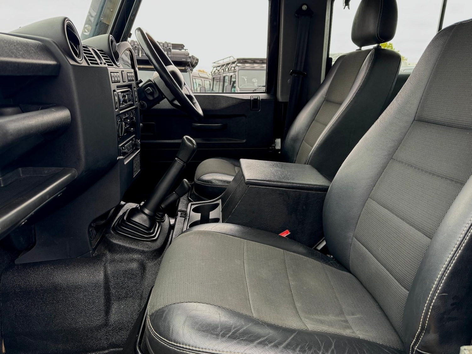 Used Land Rover Defender 2013 for sale - 76233011: Photo 9