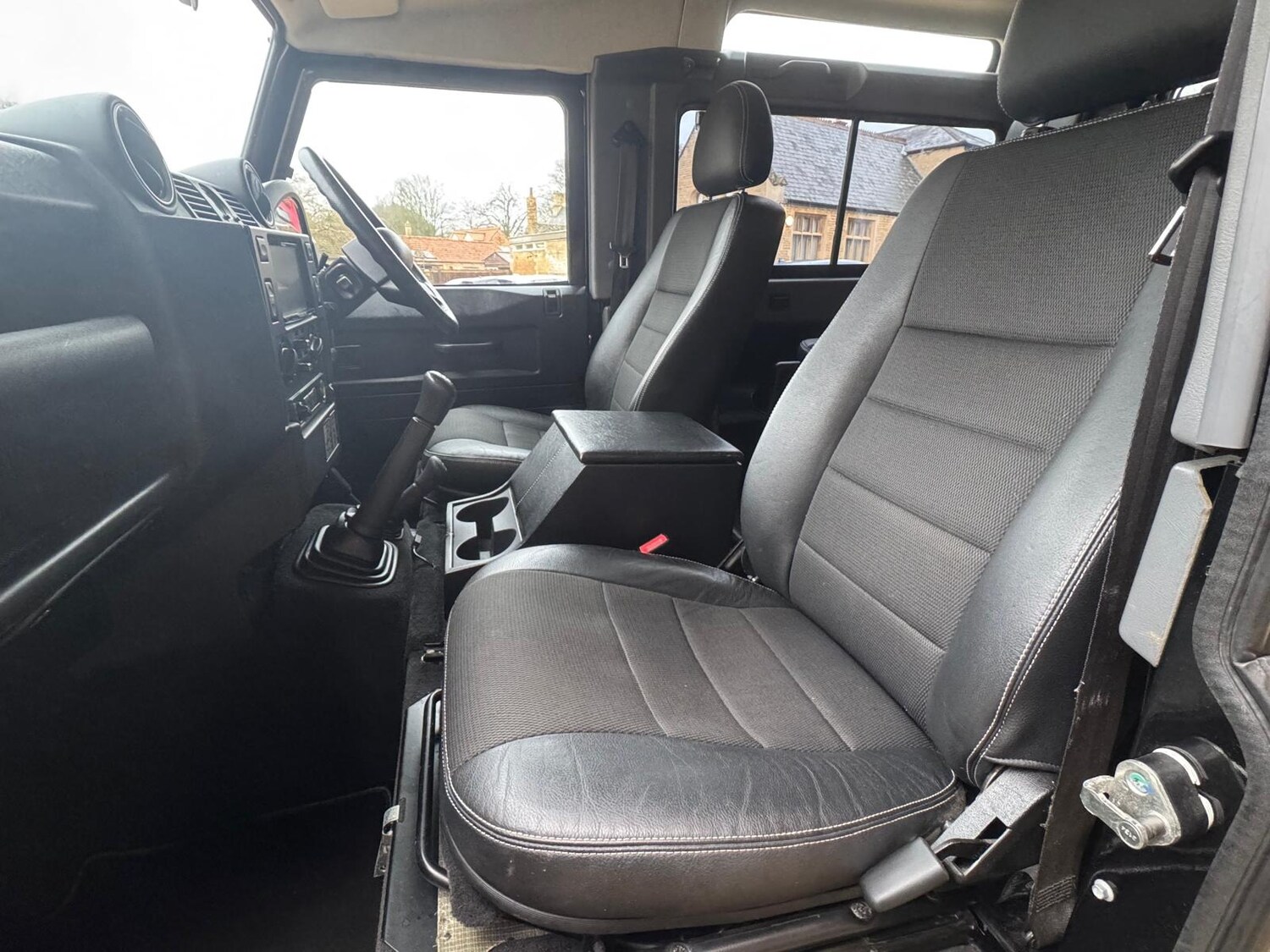 Used Land Rover Defender 2014 for sale - 77285792: Photo 11