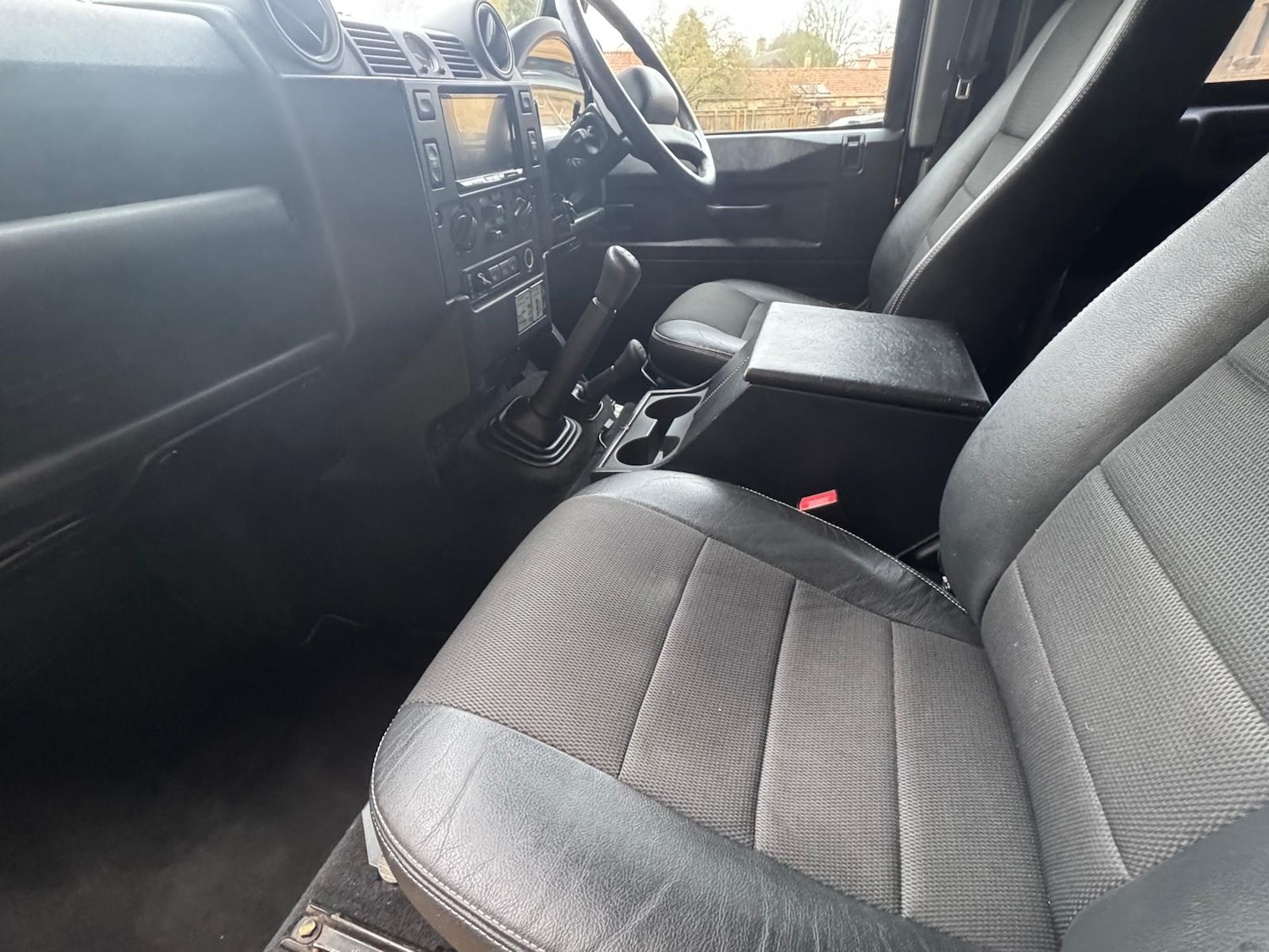 Used Land Rover Defender 2014 for sale - 77285792: Photo 12