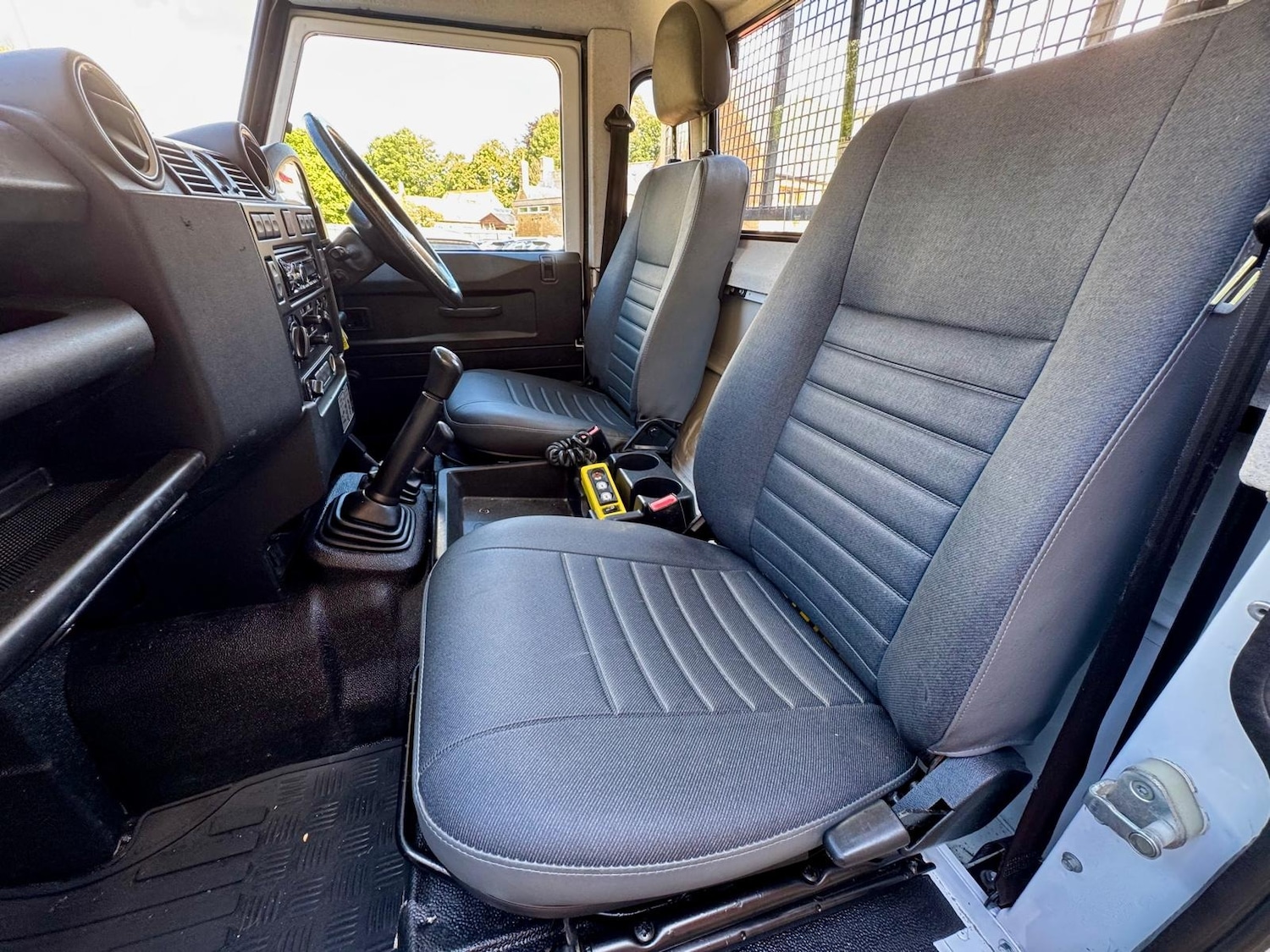 Used Land Rover Defender 2014 for sale - 77996688: Photo 13