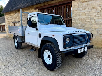 Land Rover Defender feature image