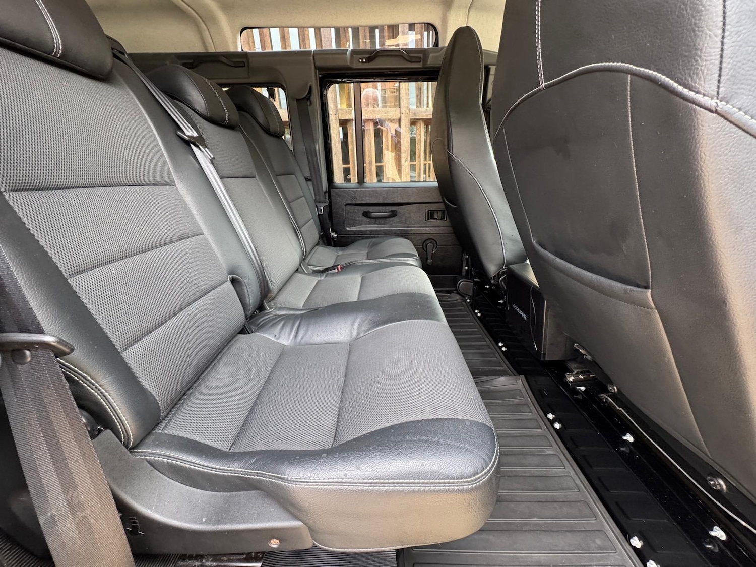 Used Land Rover Defender 2014 for sale - 76077850: Photo 12