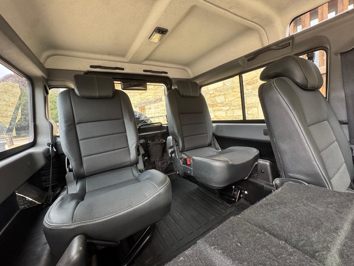 Used Land Rover Defender 2014 for sale - 76077850: Photo 13