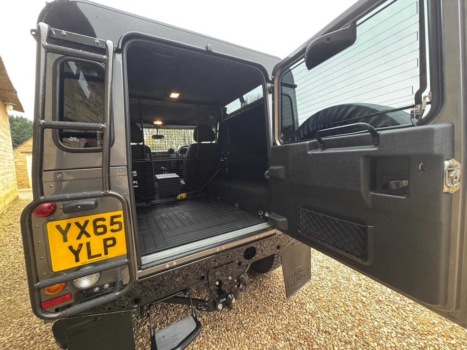 Used Land Rover Defender 2015 for sale - 77461900: Photo 14