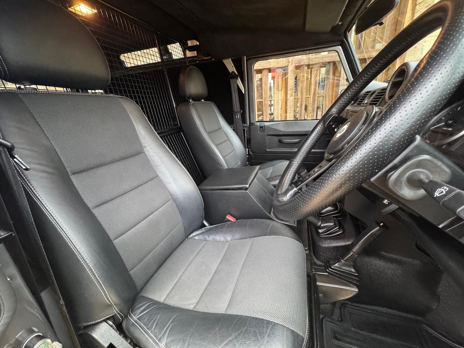Used Land Rover Defender 2015 for sale - 77461900: Photo 16