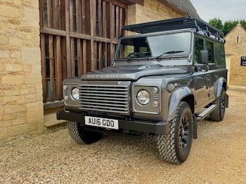 Used Land Rover Defender 2016 for sale - 78942400: Photo