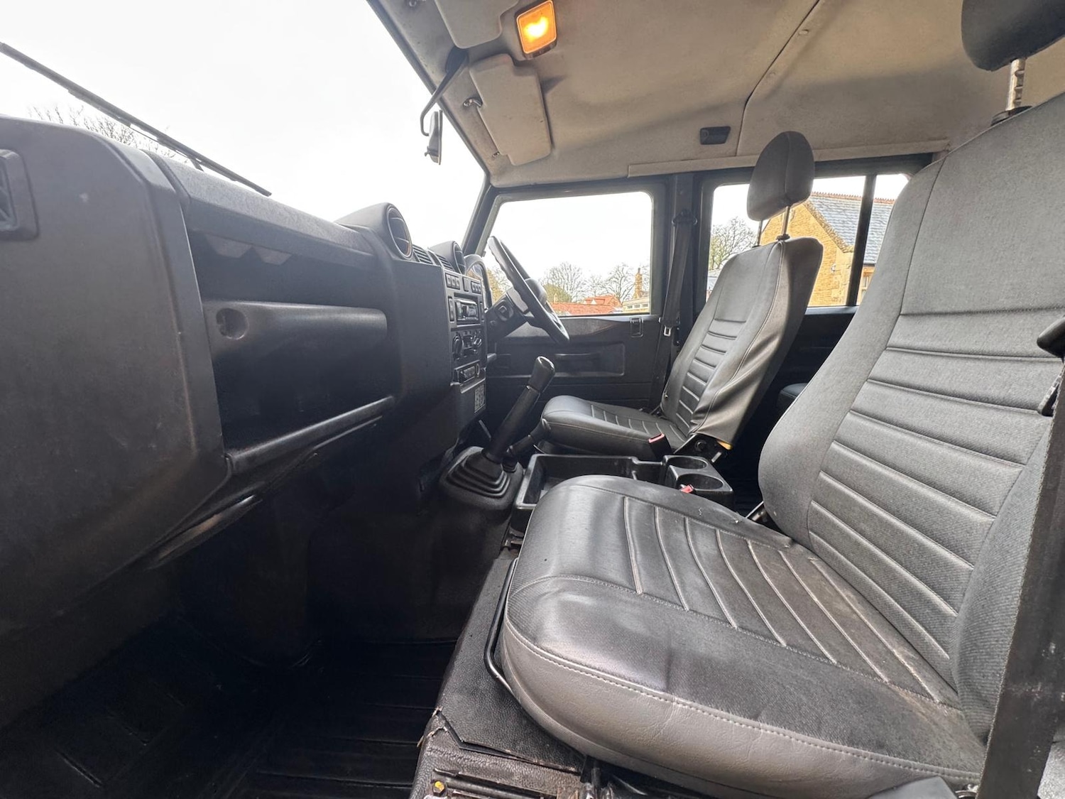 Used Land Rover Defender 2015 for sale - 77270790: Photo 10