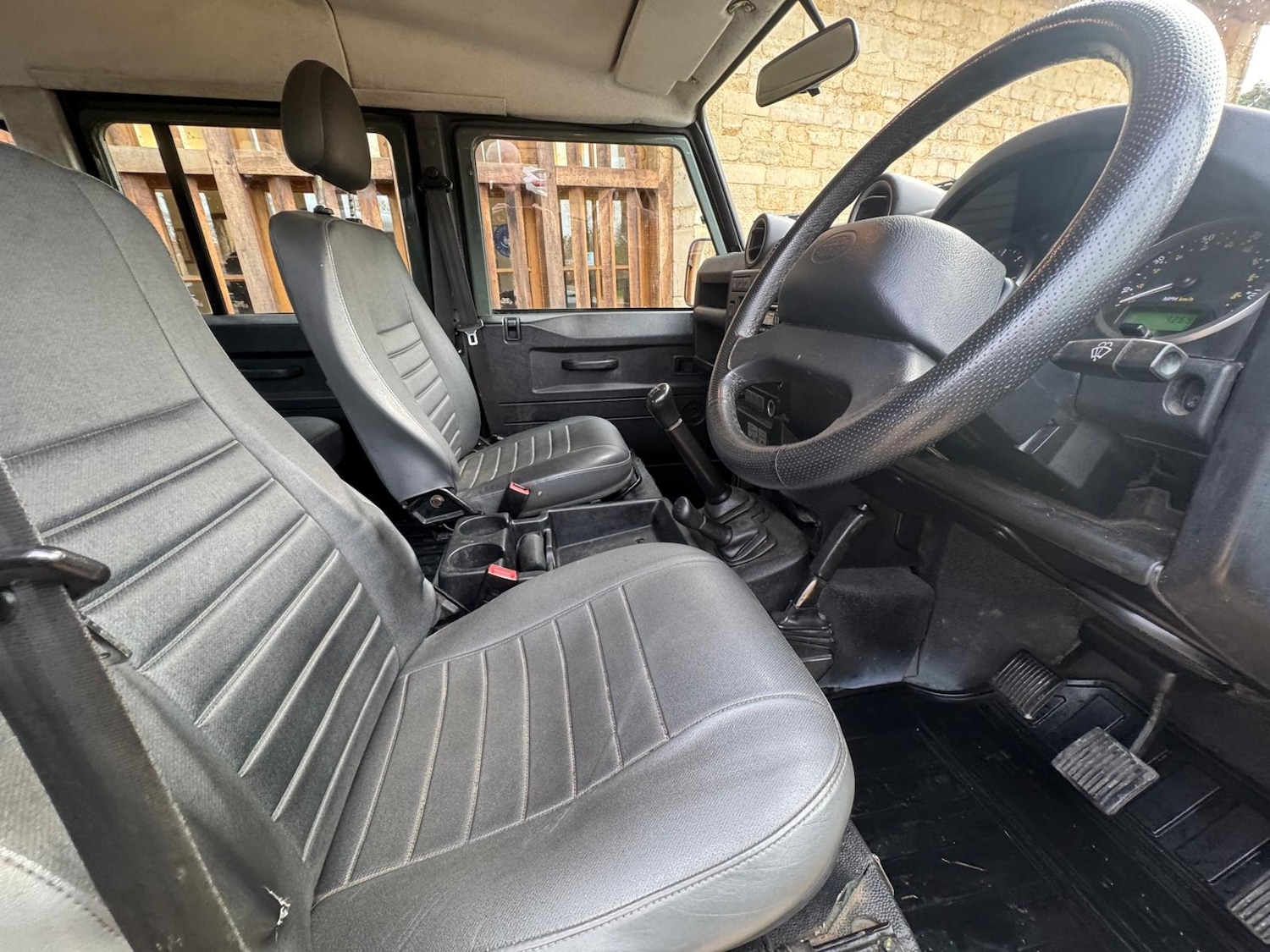 Used Land Rover Defender 2015 for sale - 77270790: Photo 8