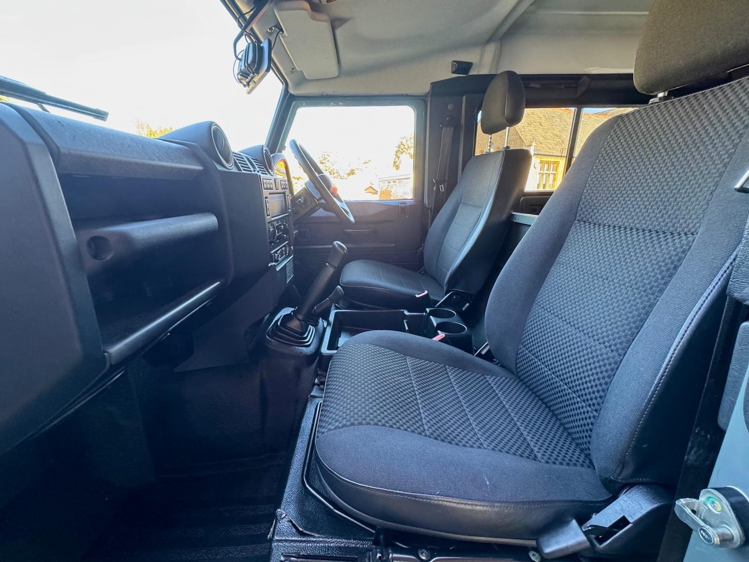 Used Land Rover Defender 2015 for sale - 76077534: Photo 10