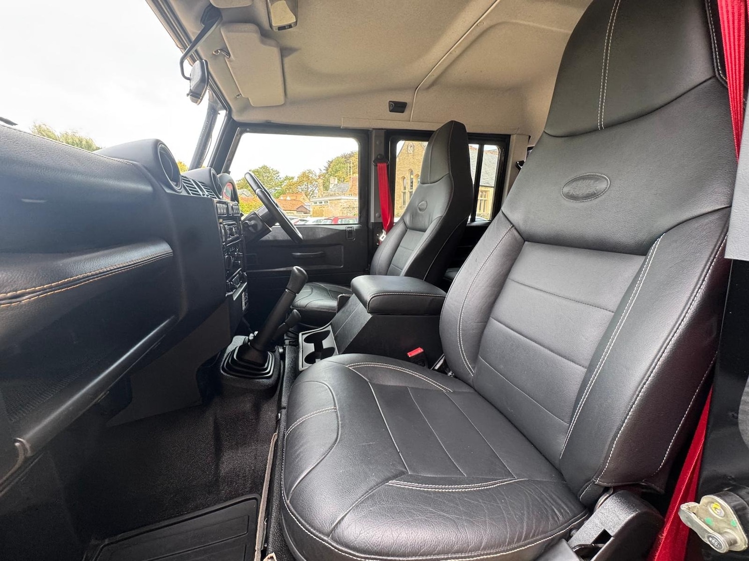 Used Land Rover Defender 2015 for sale - 75983656: Photo 11