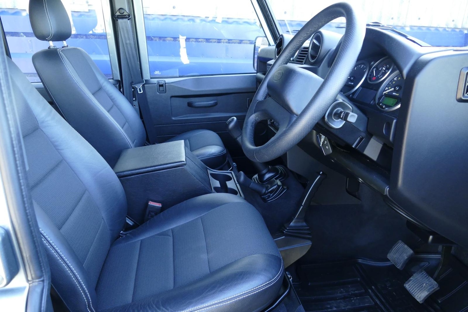 Used Land Rover Defender 2014 for sale - 77285880: Photo 11