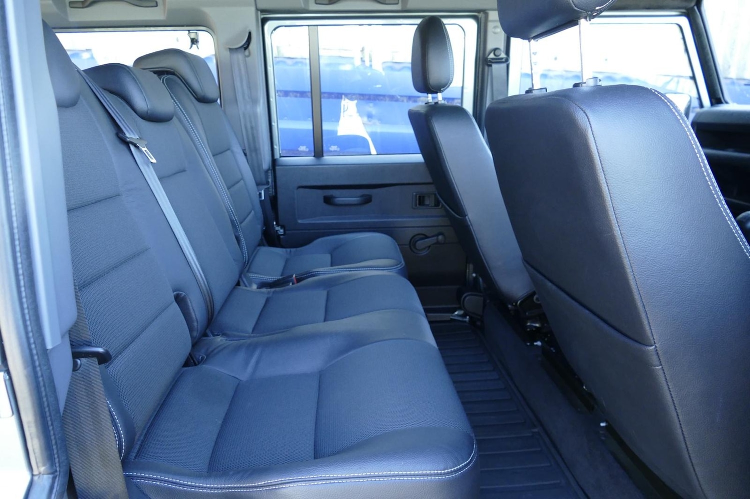 Used Land Rover Defender 2014 for sale - 77285880: Photo 12