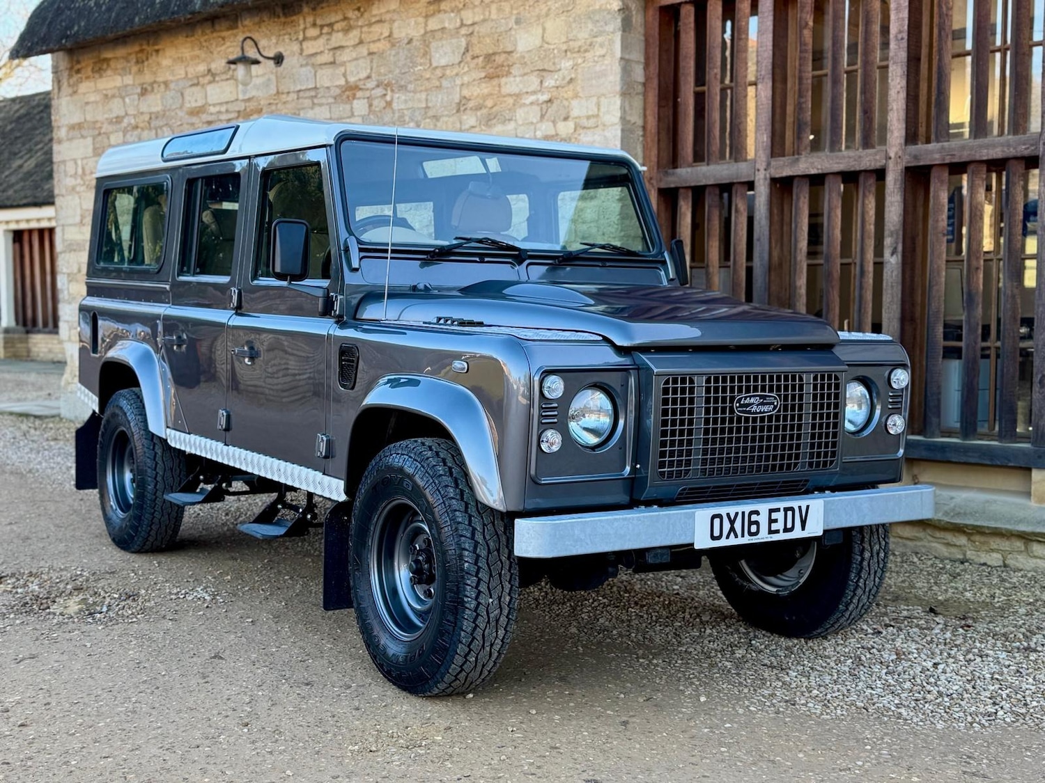 Used Land Rover Defender 2016 for sale - 76946326: Photo 1