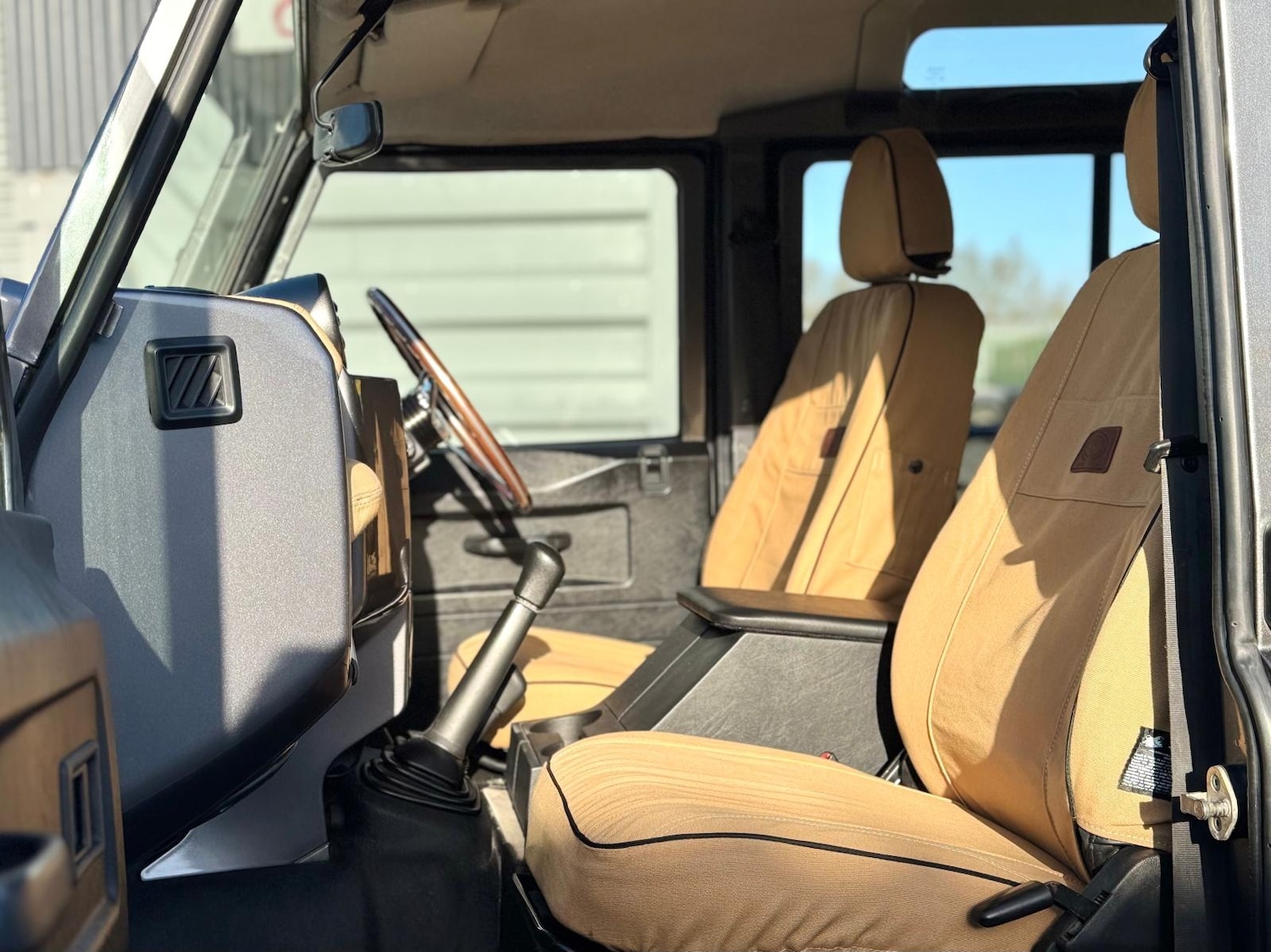 Used Land Rover Defender 2016 for sale - 77517659: Photo 15