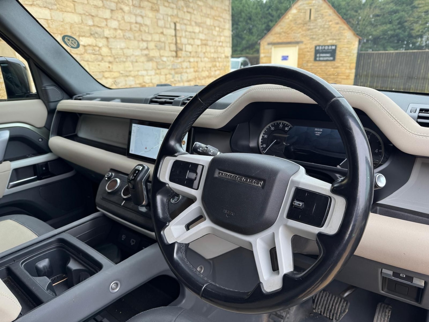 Used Land Rover Defender 2022 for sale - 77714960: Photo 10