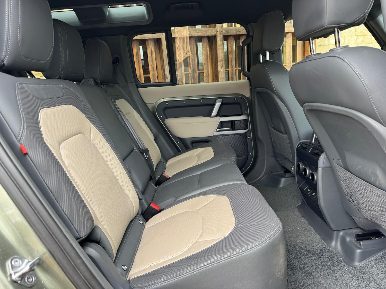 Used Land Rover Defender 2022 for sale - 77714960: Photo 8