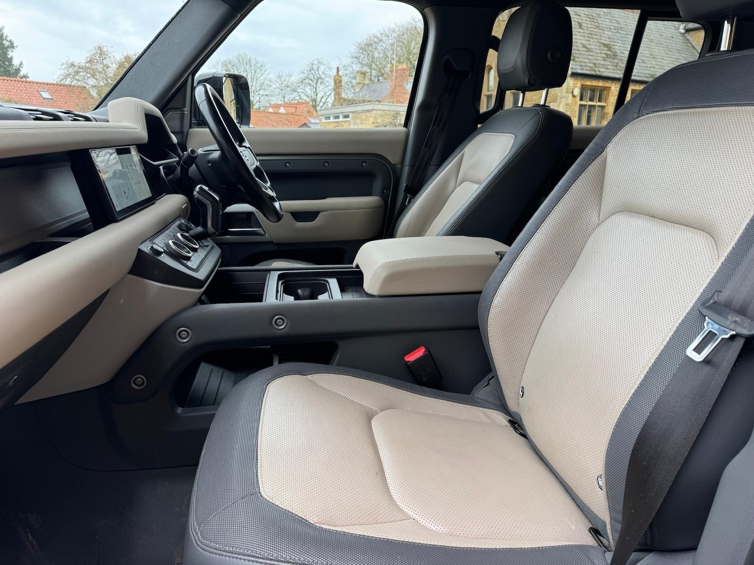 Used Land Rover Defender 2022 for sale - 77714960: Photo 9