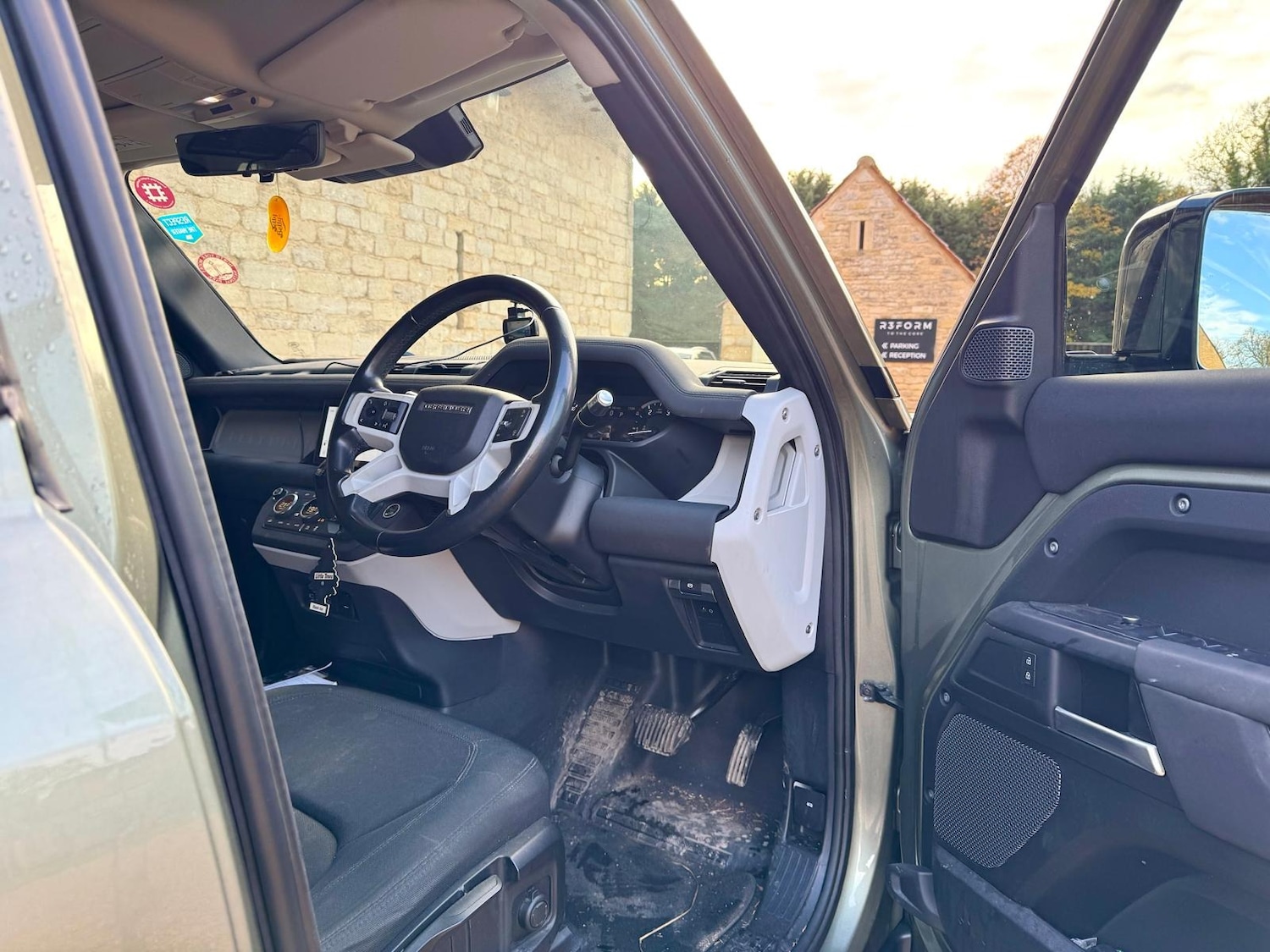 Used Land Rover Defender 2020 for sale - 77115949: Photo 5