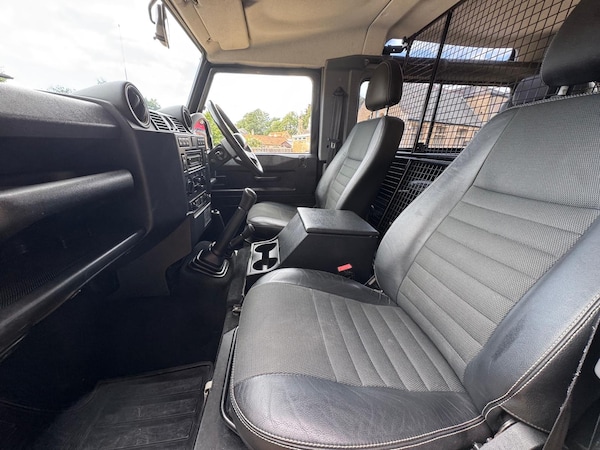 Used Land Rover Defender 2010 for sale - 75584650: Photo 11