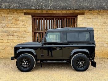 Used Land Rover Defender 2010 for sale - 75584650: Photo