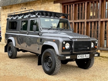 Land Rover - Defender