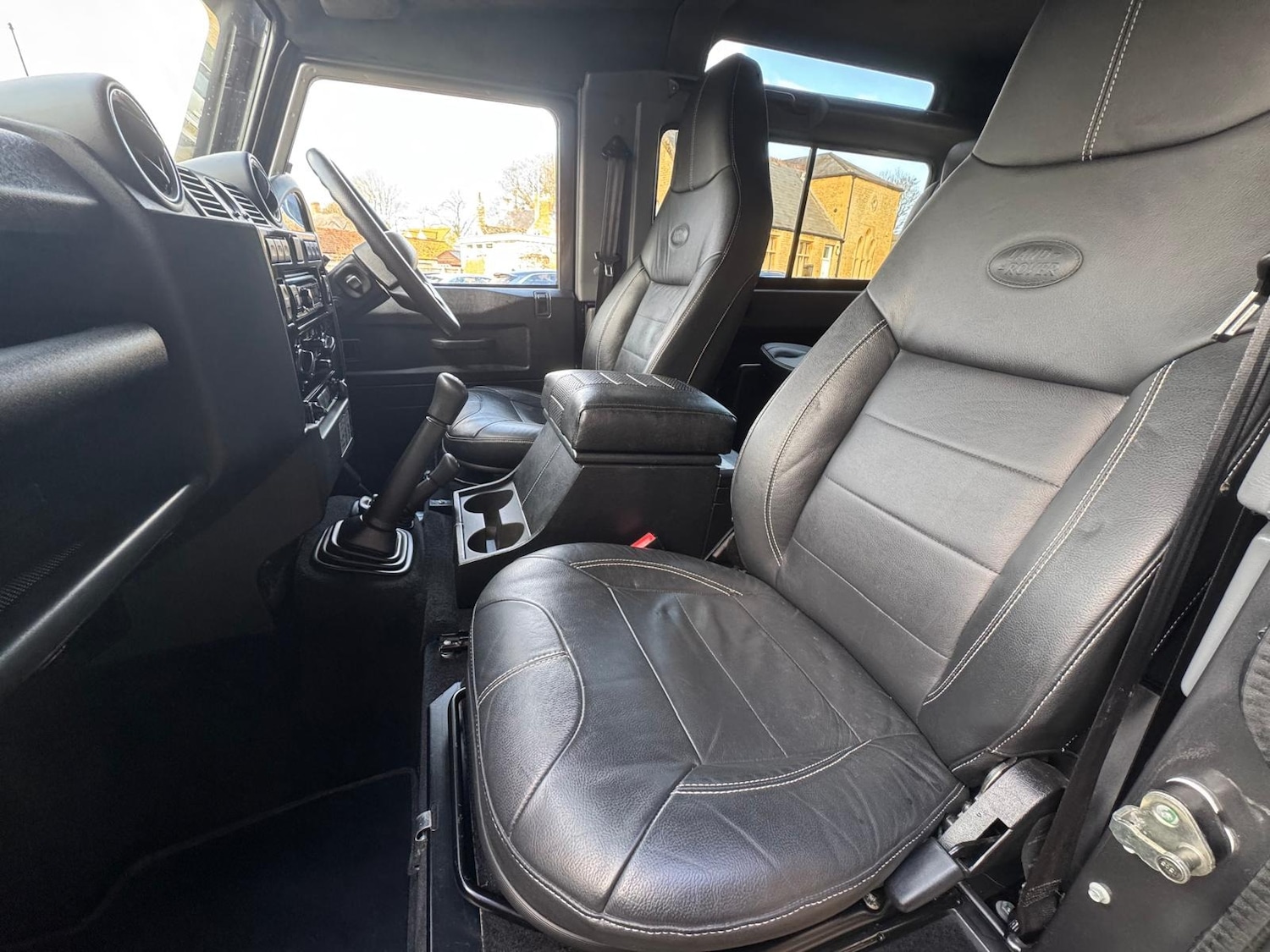 Used Land Rover Defender 2016 for sale - 77210933: Photo 17