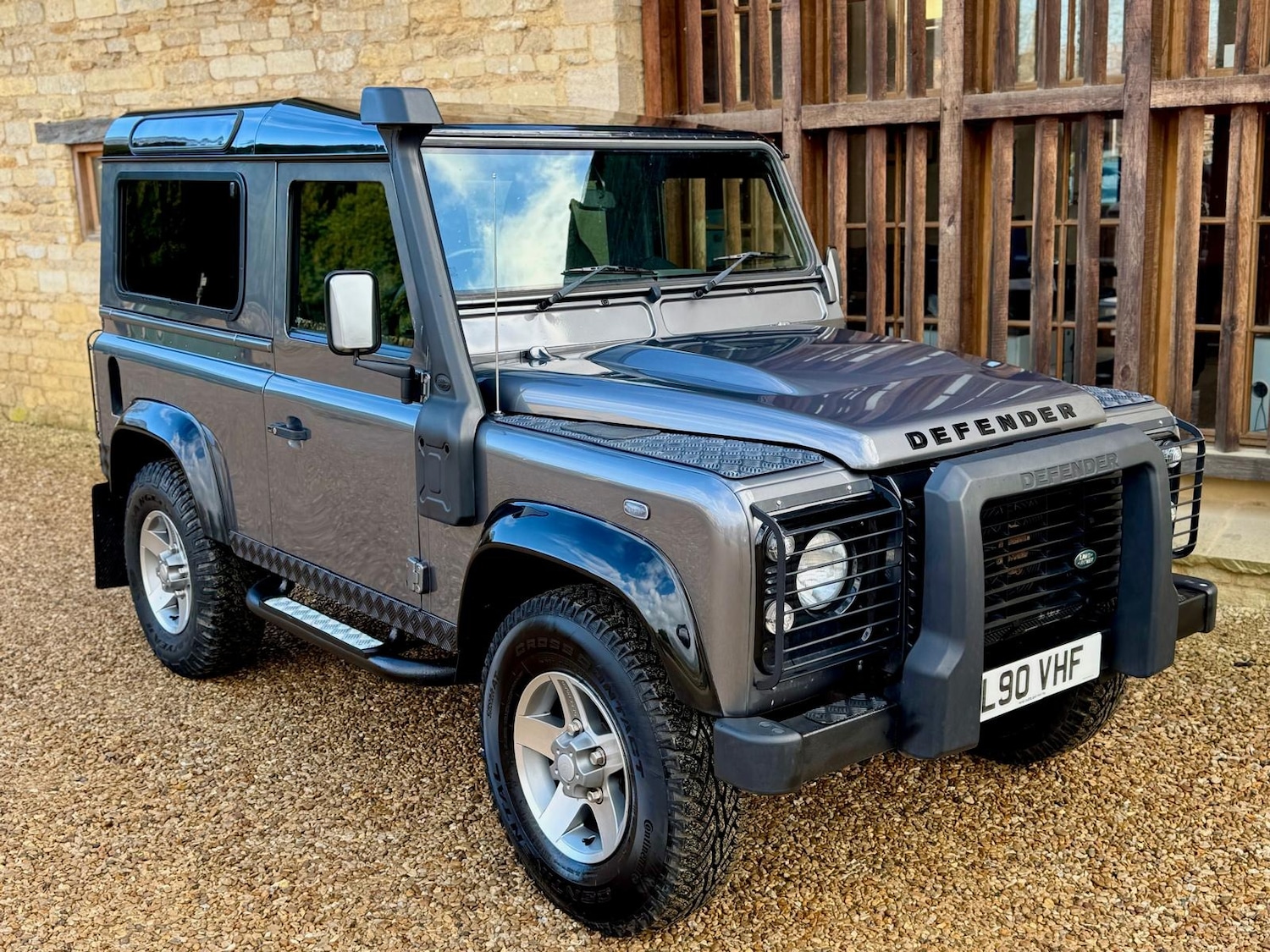 Used Land Rover Defender 2016 for sale - 77210933: Photo 4