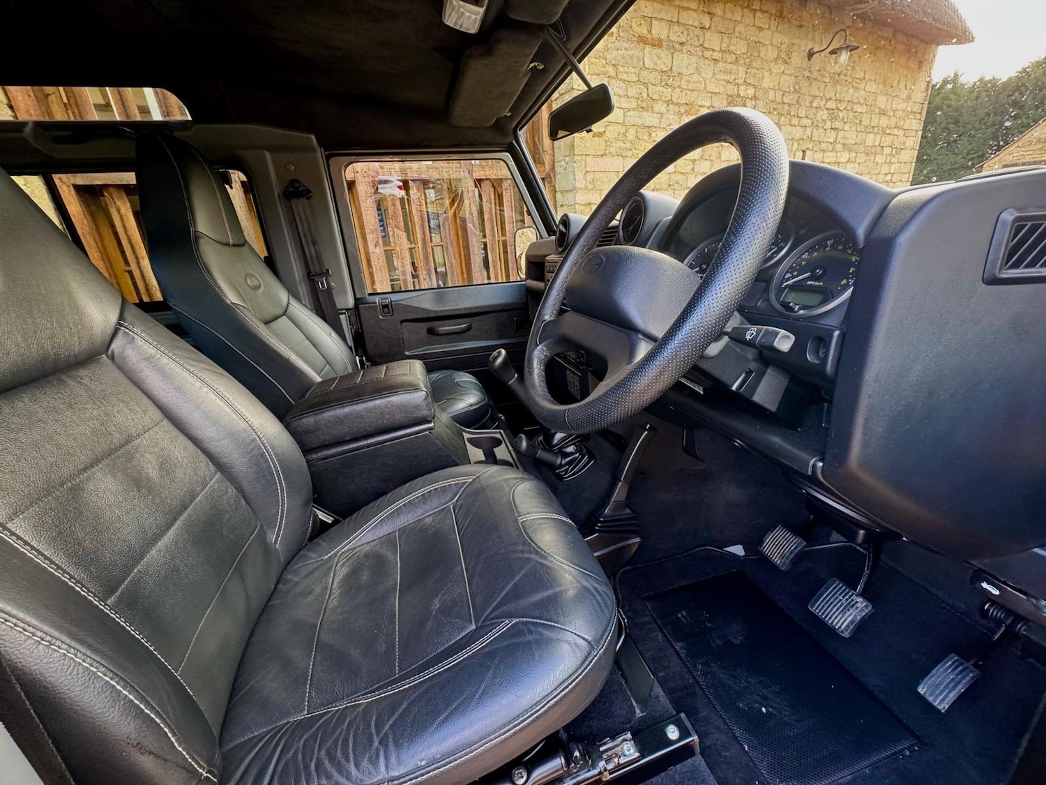 Used Land Rover Defender 2016 for sale - 77210933: Photo 9