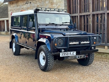 Used Land Rover Defender 130 2001 for sale - 77888405: Photo