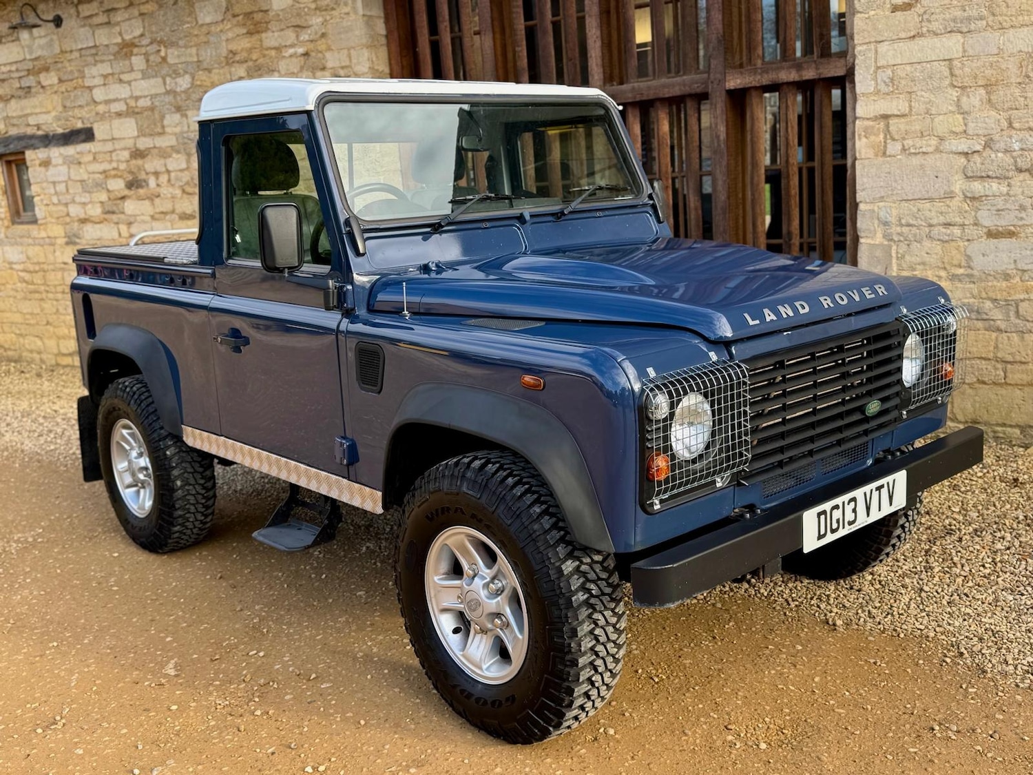 Used Land Rover Defender 2013 for sale - 76450050: Photo 4