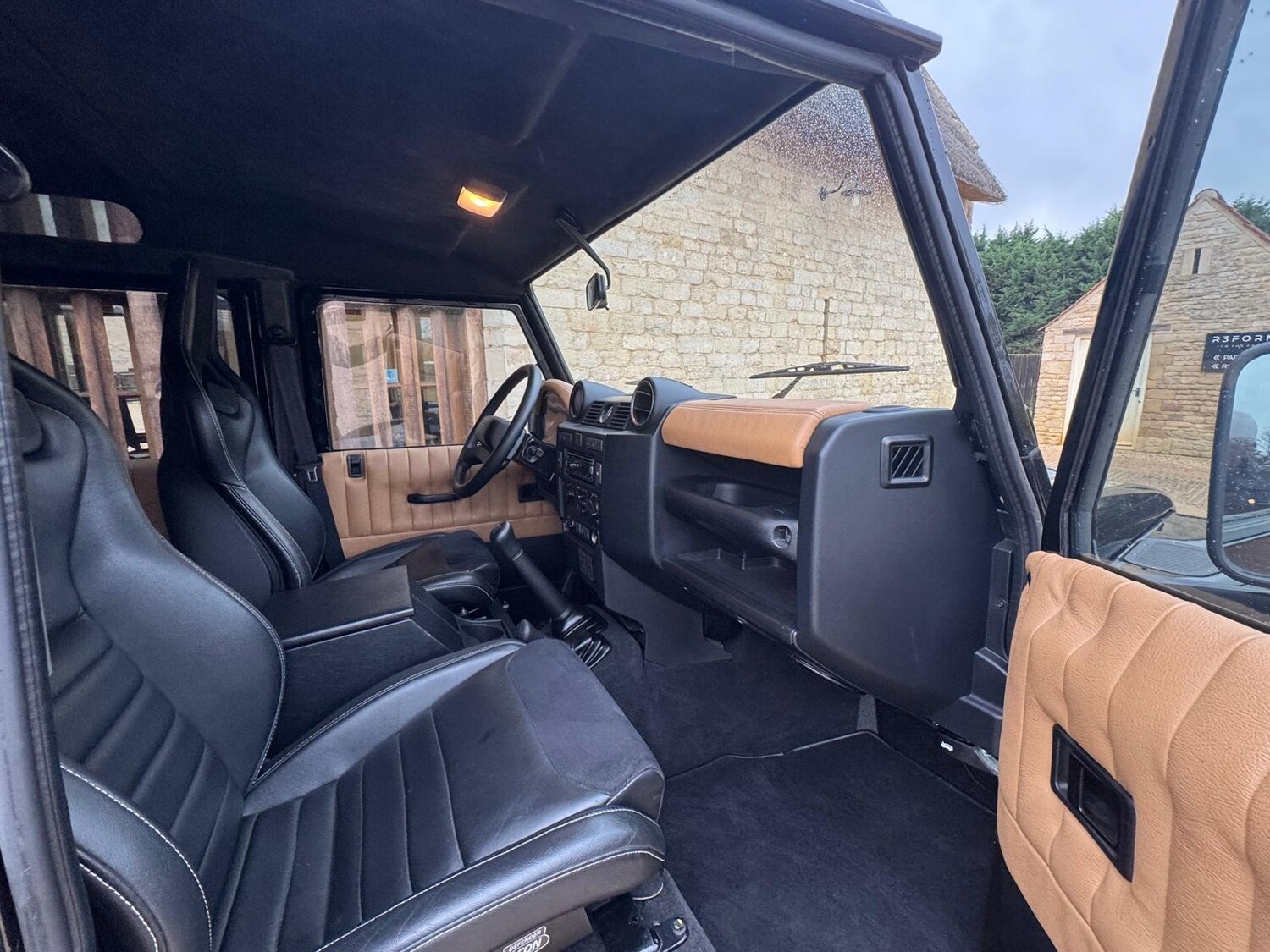 Used Land Rover Defender 2021 for sale - 76463986: Photo 13