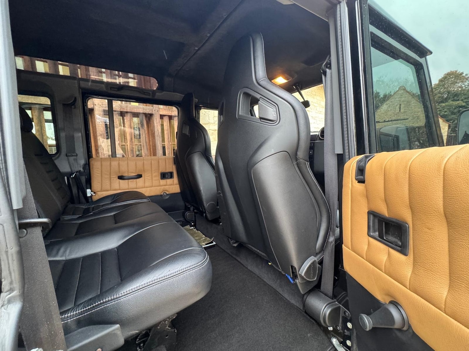 Used Land Rover Defender 2021 for sale - 76463986: Photo 14