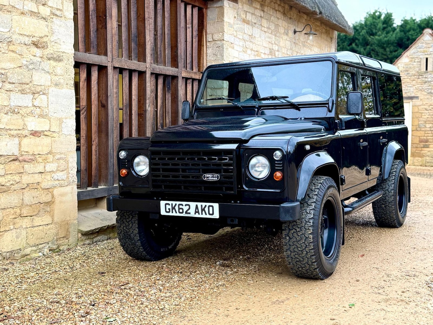 Used Land Rover Defender 2021 for sale - 76463986: Photo 2