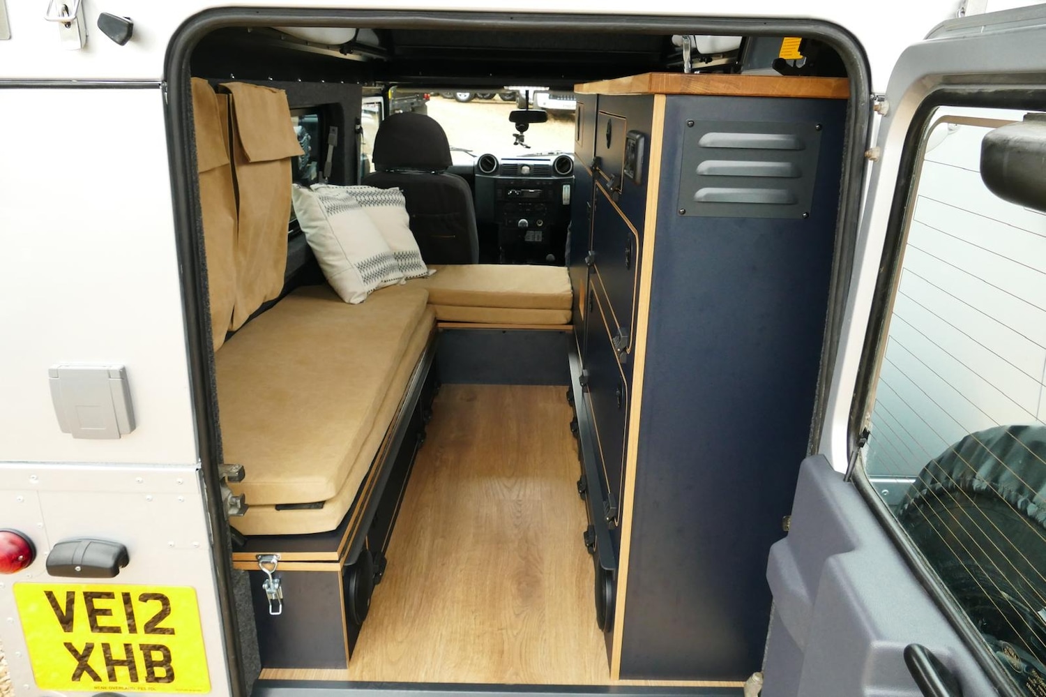 Used Land Rover Defender 2013 for sale - 76652938: Photo 18