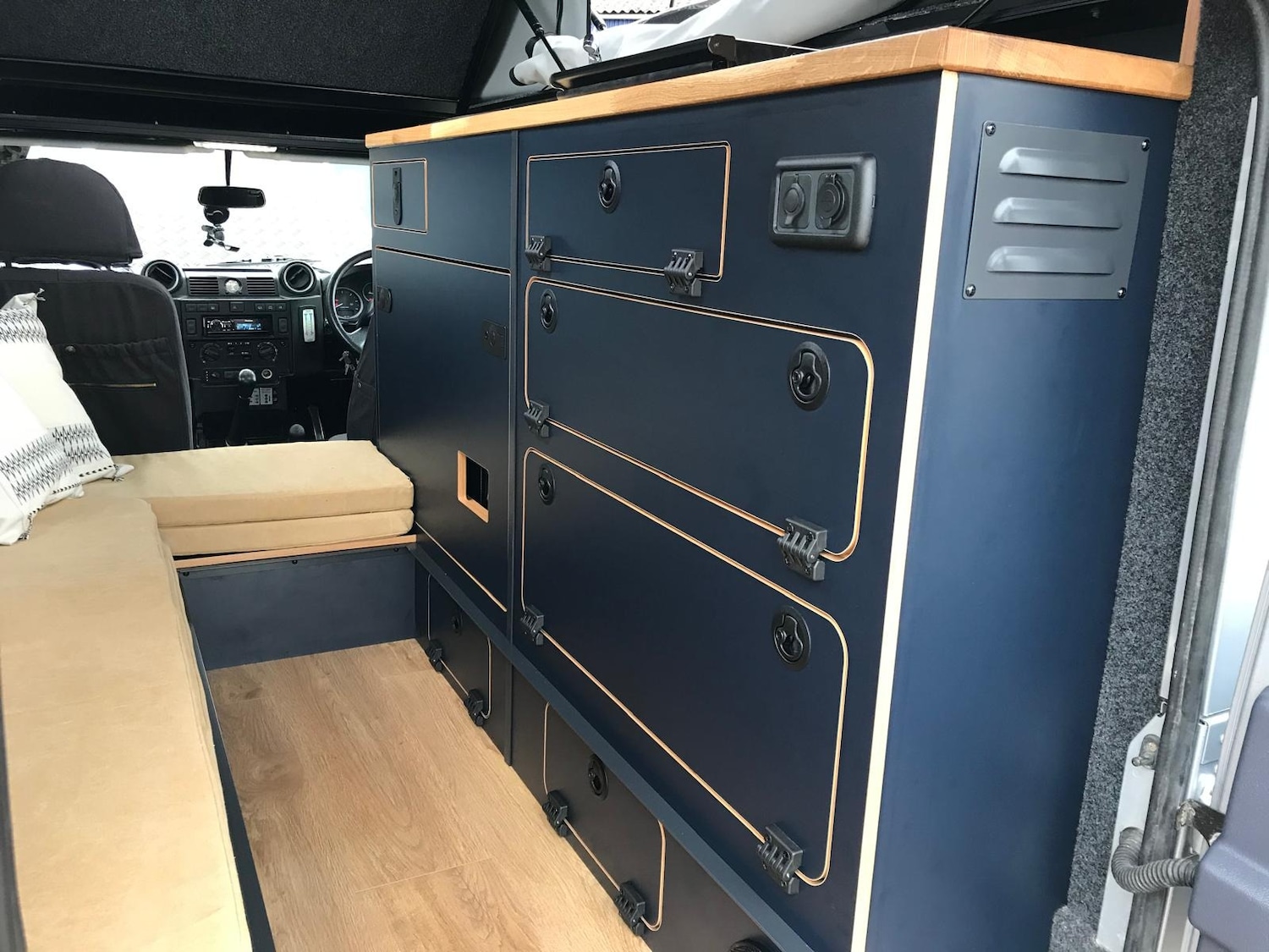 Used Land Rover Defender 2013 for sale - 76652938: Photo 25