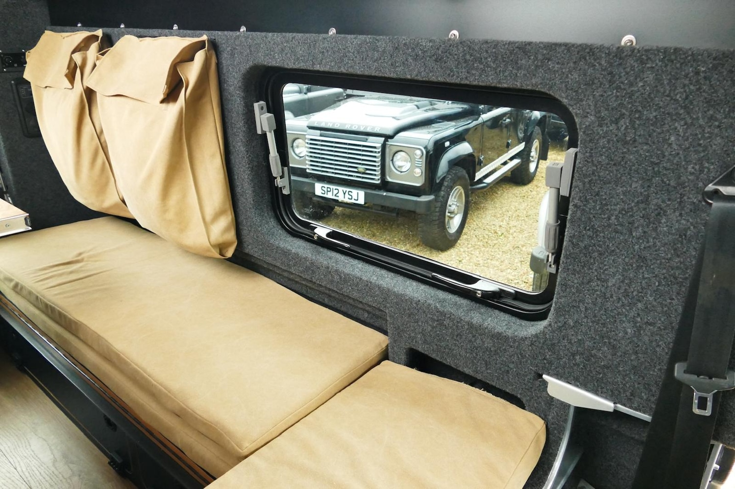 Used Land Rover Defender 2013 for sale - 76652938: Photo 28