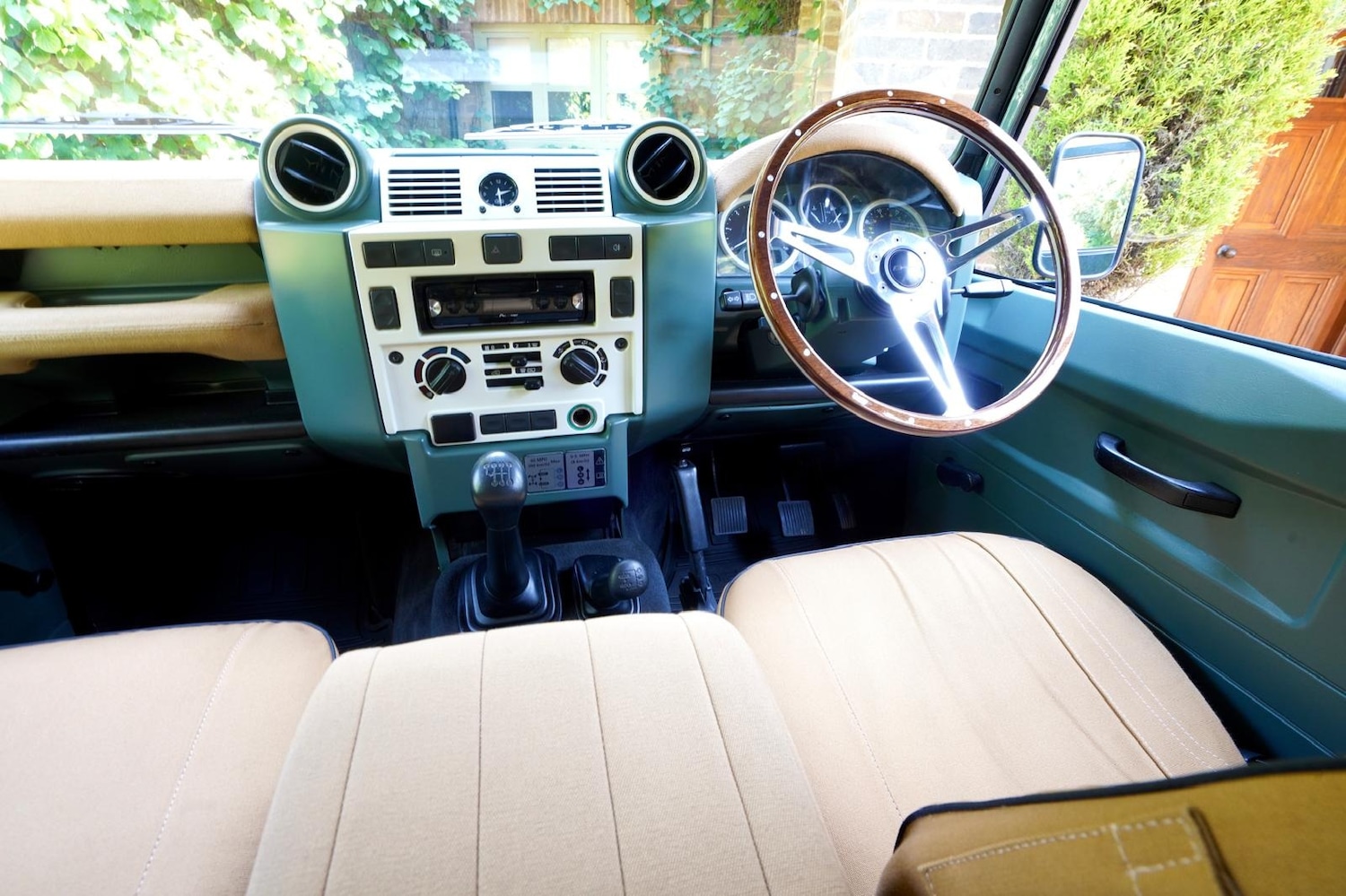 Used Land Rover Defender 2013 for sale - 76652938: Photo 29