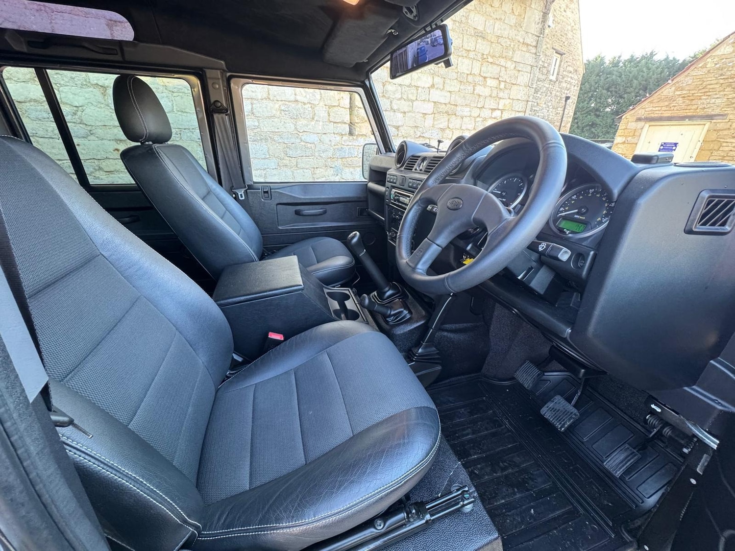 Used Land Rover Defender 2015 for sale - 77950962: Photo 9