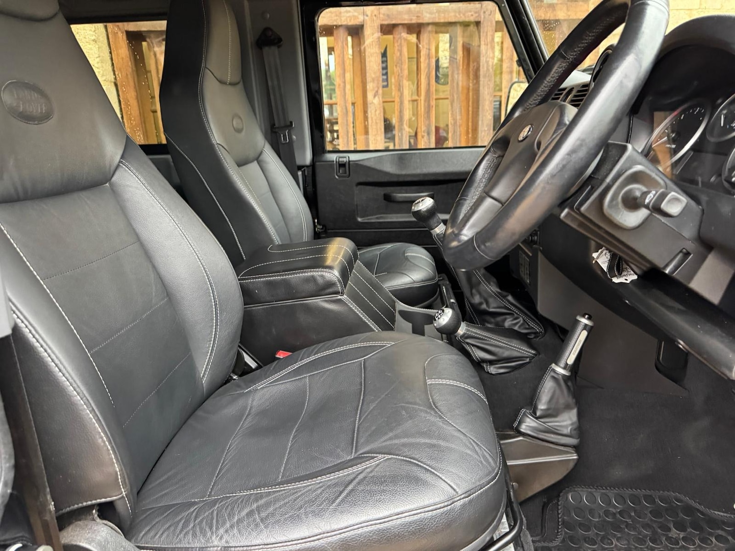 Used Land Rover Defender 2015 for sale - 76450313: Photo 15