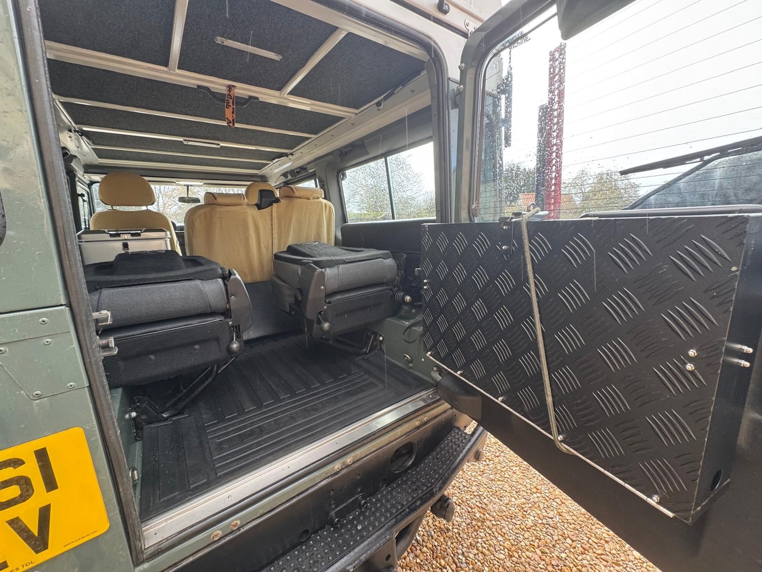 Used Land Rover Defender 2011 for sale - 77570401: Photo 11