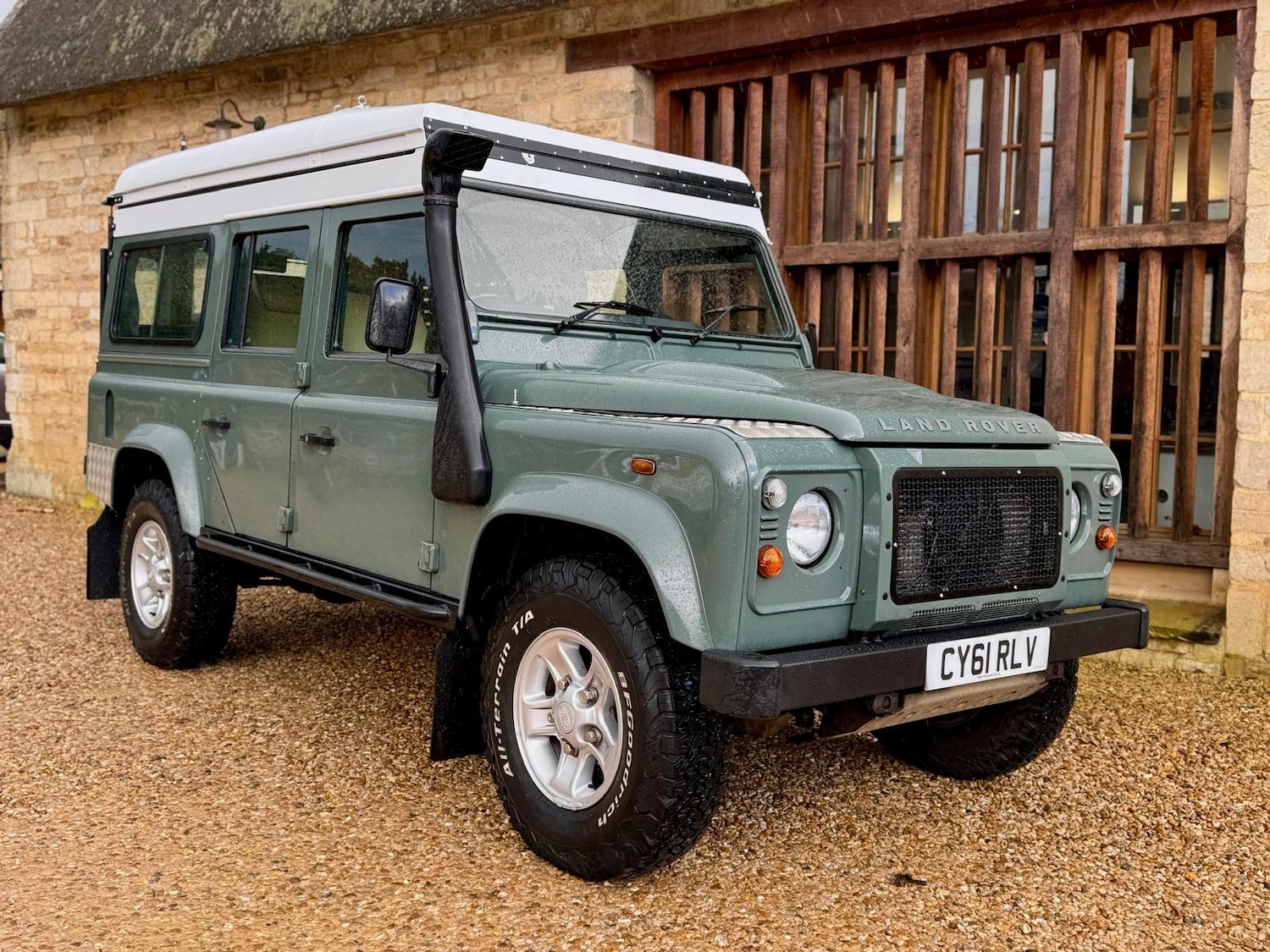 Used Land Rover Defender 2011 for sale - 77570401: Photo 2