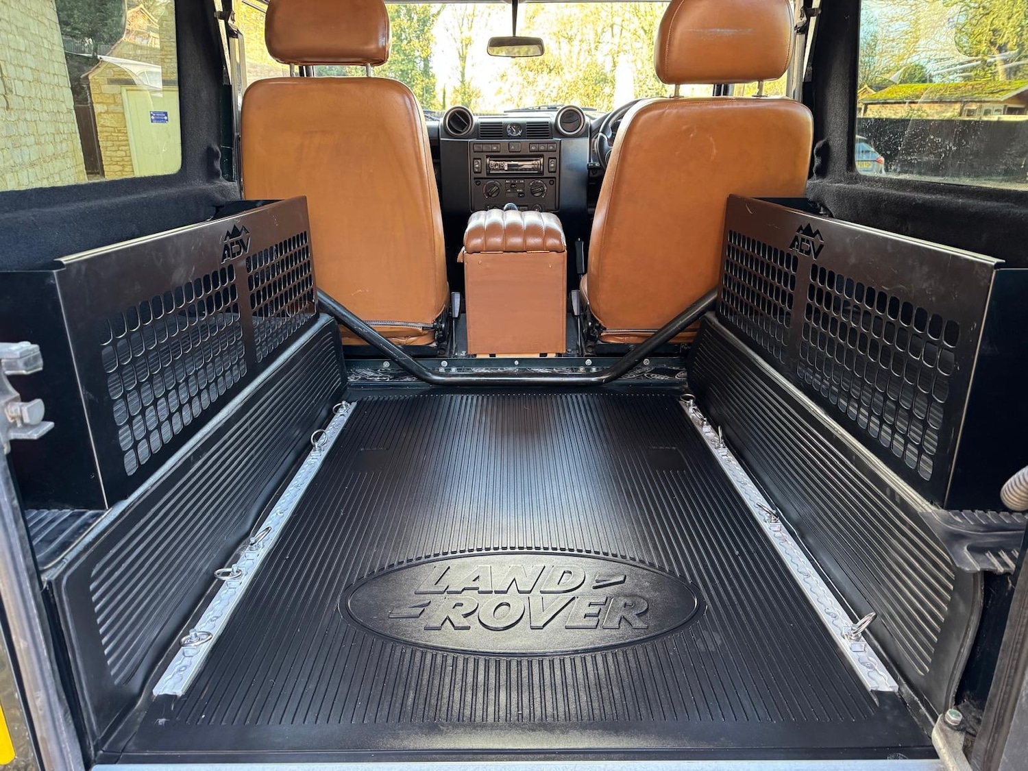 Used Land Rover Defender 2013 for sale - 76707625: Photo 10